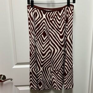 DVF skirt size 10. Lightweight and pull on.